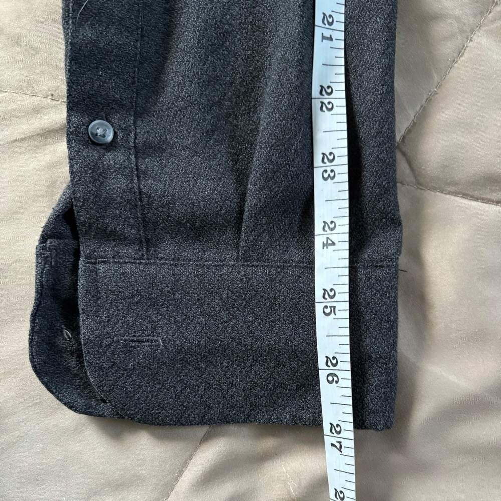 Oakley Long Sleeves Gray Button-Up Men’s Shirt, 2 Pockets Size: Large - Picture 10 of 11